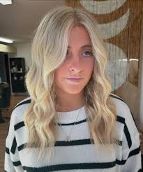 Blonde bombshell 💣👱🏼‍♀️ #hairstylist #iowahairstylist #blonde #hair  #iowa #haircut #haircolor #beauty #hairdresser #hairgoals #newhair  #behindthechair #desmoines #highlights #lowlights #bronde #desmoines #ames  #haircare