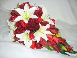 Ruby red berries joined forces with burgundy garden roses and calla lilies to form this wintry bouquet by the floral team at stroudsmoor country inn. Red Tulips Doflamingo X Reader Neun Red Bouquet Wedding Lily Bouquet Wedding Bridal Bouquet