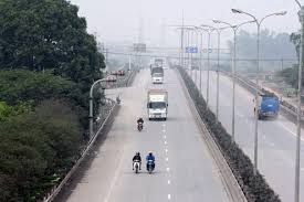 Kết quả hình ảnh cho đi xe máy trên đường cao tốc