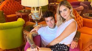 E dopo i primi video su snapchat, ecco appunto la foto che tutti aspettavano: Berlusconi Chiama Fedez E Ferragni Cosa Si Sono Detti