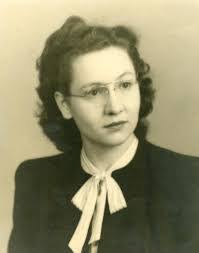 Adeline Holder's Instagram, Twitter & Facebook