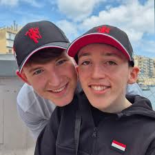 📊 Bruno Fernandes' game by numbers vs. Everton: 74% pass accuracy 47 total  touches 5 ball recoveries 3 take-ons 2 chances created 2 assists 1 shot  #MUFC [@StatmanDave]