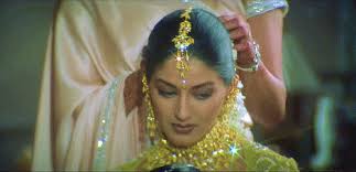 #humsaathsaathhain is a classic yesteryear film which speaks about family values. Bollymusings Bangladeshflagemoji Sonali Bendre In Hum Saath