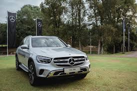 The glc's signature grille with the double louvres is still there, but with more chrome elements than its predecessor. The Mercedes Benz Glc Facelift Suv Range Is Now In Malaysia Carsome Malaysia