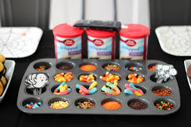 Some fancy up the outside of the cake with frosting, candy or fruit, while others use simple layering tricks to make the inside shine. Halloween Cupcake Decorating Party For Kids Gluesticks Blog