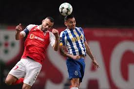 In addition to the domestic league, braga participated in this season's editions of the taça de portugal, the taça da liga, and the uefa europa league. Chronicle Sporting De Braga Draw Draws Fc Porto Near The End