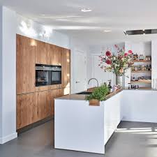 contur keuken in hoogglans wit en bergeiken keuken inspiratie keuken ontwerp keuken idee