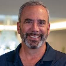 Derek Mansur's Instagram, Twitter & Facebook