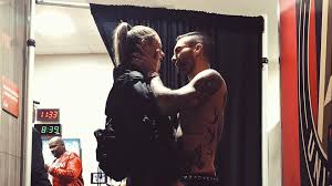 Levine was born in los angeles, california to jewish american parents. Nach Super Bowl Show Adam Levines Frau Postet Backstage Pic Promiflash De