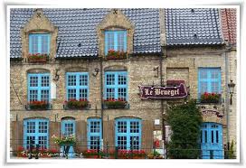 Flowers And Home Bergues Une Balade De Charme Reizen Architectuur Vakantie