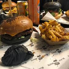 Black And White Burger Paris Les Halles Commander En Ligne Menu Prix Reservations Tripadvisor