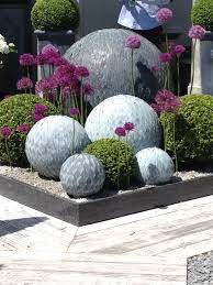 garden orbs we loved these decoration jardin idee amenagement jardin jardin de reve