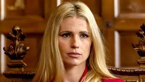 Does michelle hunziker have tattoos? Michelle Hunziker Remembers The Years In The Sect And Makes A Dramatic Confession