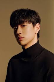 ShinHyunSeung Profesión:Actor Fecha de nacimiento 15 de junio de 1998 Edad:  24 años Lugar de nacimiento :Incheon Corea del Sur .