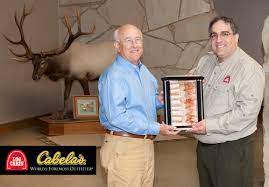 Its spacious interior can be split into two rooms with the included divider. Cabela S Wood Cabins Prebuilt Park Model Cabins System Built Cabins Custom Cabin Builder A Wide Variety Of Cabins Wood Options Are Available To You Such As Project Solution Capability Design
