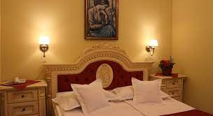 Hotelul astoria se afla in centrul istoric al municipiului satu mare, la o distanta de 10 km de granita cu ungaria si 25 km de granita cu ukraina (halmeu). Hotel Astoria Satu Mare Ab 32 Agoda Com