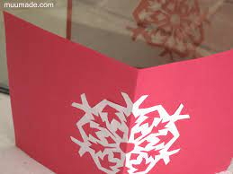 Making a photo cutout (or removing the background) of an already existing photo, is a fun and popular trend at the moment. Muumade Paper Cut Out Cards
