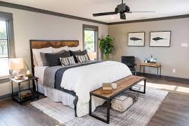 45 Lovely Masculine Bedroom Tips And Inspirations Bedroom Bedroomdecor Bedroomdesign Gray Master Bedroom Master Bedroom Remodel Remodel Bedroom