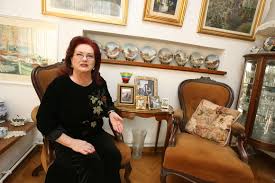 Avem si o nepoata de la ea, stanca radu, care este o. AcasÄ La Stela Popescu Avea PereÈii TapetaÈi Cu Pozele Lui Puiu Marea Ei Iubire Click Mobile