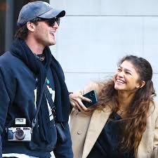 The euphoria stars were in a rumoured romance since the tv series debuted in 2019. Zendaya And Jacob Elordi Perfect The Casual Downtown Uniform Vogue
