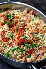 20 Minutes Or Less Is All It Takes To Make This Bright Garlic Shrimp Pasta Recipe Prepared Medite Mediterranean Dishes Shrimp Recipes For Dinner Pasta Recipes