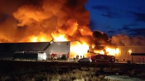 Konya'da yıldırım düşmesi sonucu tarlada yangın çıktı. Fabrikada Cikan Yangin 12 Saatte Sonduruldu Son Dakika Haberleri