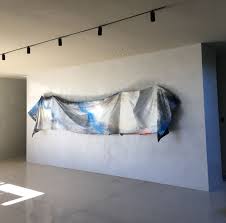 An Incredible Resin Artwork Created By Fraser Anderson For This Minimalist Melbourne Home Designed By Leeton Pointo Melbourne House Resin Artwork Concrete Wall