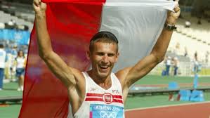 Na promenadzie znajduje się 48 mosiężnych gwiazd, zatopionych w płytach z granitu. Robert Korzeniowski Strona 2 Z 5 Oficjalna Strona Roberta Korzeniowskiego Czterokrotnego Mistrza Olimpijskiego Trzykrotnego Mistrza Swiata I Dwukrotnego Mistrza Europy