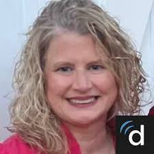 Leanne Tew's Instagram, Twitter & Facebook