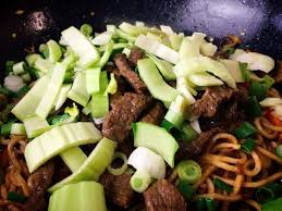 Pak Choi Wok Pfanne Mit Mariniertem Rindfleisch Und Gemuse Rezept Schweinefleisch Gerichte Pak Choi Rezepte