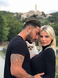 La villa des coeurs brisés : Eva La Villa Des Coeurs Brises 6 Officialise Son Couple Tele Realite Villa Des Coeurs Brises Couple