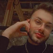 Travis Lay's Instagram, Twitter & Facebook