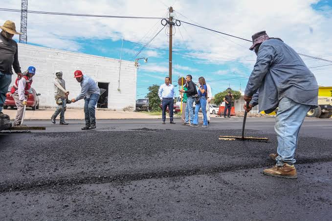Pavimentan la calle Tercera Poniente con una inversión de casi 6.9 millones de pesos