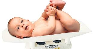 Ancak 2,4 kg ile 3,7 kg bebeklerin sağlıklı gelişimi açısından ağırlıklarının takip edilmesi çok önemli bir konudur. 1 Aylik Bebek Kac Kilo Olmali Bebeklerin Kilo Alimi Hangi Ayda Yavaslar
