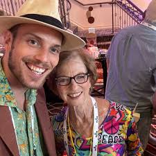 Great to see our Encircle socks getting some love at the Stellar Service  Brands 2024 Partner Summit — thanks for having us! 🧡 Shoutout to Peter  Holmes for capturing these fun moments