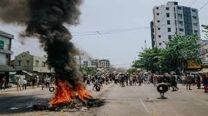 Myanmar protests continue a day after more than 100 killed. Lage In Myanmar Ein Blutbad Steht Unmittelbar Bevor Tagesschau De