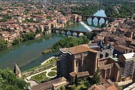 Au cœur du massif central, l'auvergne couvre quatre départements : Des Racines Et Des Ailes Entre Tarn Et Garonne Depuis Albi Mercredi 11 Novembre