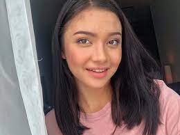 Diketahui, pemeran vina dalam sinetron samudra cinta tersebut mengaku tidak memiliki agama yang ia yakini. Angela Gilsha Bicara Soal Hapus Postingan Kesal Bayi Nangis Di Pesawat