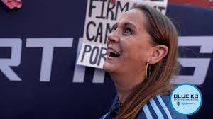 Kari Rowe's Instagram, Twitter & Facebook