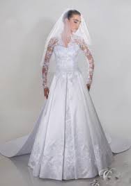 We did not find results for: Extravagantes Brautkleid Mit Abnehmbarer Schleppe Kleiderfreuden