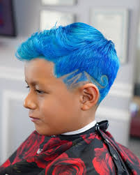 Nothing better than letting kids express themselves with a haircut and hair  style that they want themselves. This was a fun one 🔵🖌️👨‍🎨💈 • • • 🎨:  haircut, bleach, toner, color, graphics