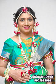 Beautiful fesh flower jewellery for haldi & mehendi, weddings. Flower Jewellery For Dohale Jevan Baby Shower Haldi Mehendi Sukanya