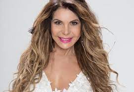 She collaborated with geraldo azevedo on the album o grande encontro 2 (1997). Elba Ramalho Nao Sabia De Festa Para 400 Pessoas Na Casa Dela Em Trancoso