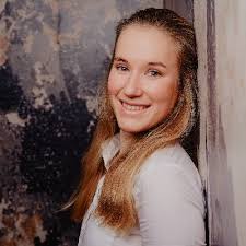 Clara Henry (@_clarahenry)