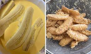 Pisang means banana and goreng means fried. Peniaga Ini Dedah Rahsia Bancuhan Tepung Pisang Goreng Rangup Banyak Serdak Daily Makan
