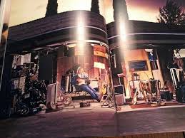 Tom Petty In Mike Campbell S Garage Tom Petty Mike Campbell Cool Bands