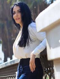 جاء ذلك خلال تصريحات تلفزيوينة، حيث قالت الخشاب إن أن الفنانين لم يعطوا المرأة العربية حقها. Ø³Ù…ÙŠØ© Ø§Ù„Ø®Ø´Ø§Ø¨ ØªØªØ£Ù„Ù‚ ÙÙŠ Ø£Ø­Ø¯Ø« Ø¥Ø·Ù„Ø§Ù„Ø© Ù„Ù‡Ø§ ÙˆØ§Ù„Ù…ØªØ§Ø¨Ø¹ÙˆÙ† Ù‚Ù…Ø± ÙˆÙƒÙ„Ø§Ø³ Ø§Ù„ÙÙ† Ø¬Ø±ÙŠØ¯Ø© Ø§Ù„Ø·Ø±ÙŠÙ‚