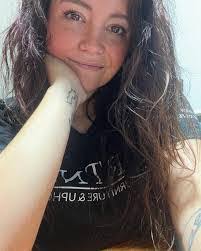 Danielle Wiles's Instagram, Twitter & Facebook