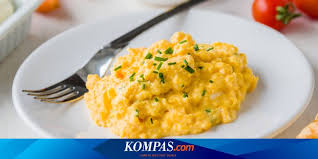 Banyak orang mungkin akan lebih memilih mengonsumsi telur goreng seperti didadar ataupun diceplok ketimbang telur yang direbus. Cara Membuat Telur Rebus Telur Goreng Dan Telur Orak Arik Yang Lezat Halaman All Kompas Com