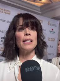 Neve Pratt Interview